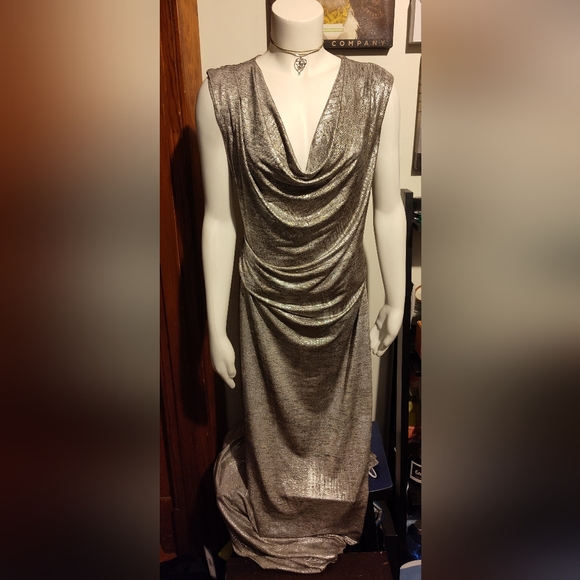 1x Beautiful Silver Scoop Neck Holiday Dress - Picture 6 of 7